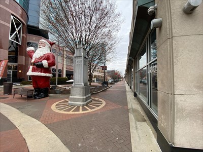 Oakwood Plaza in Kalamazoo, MI