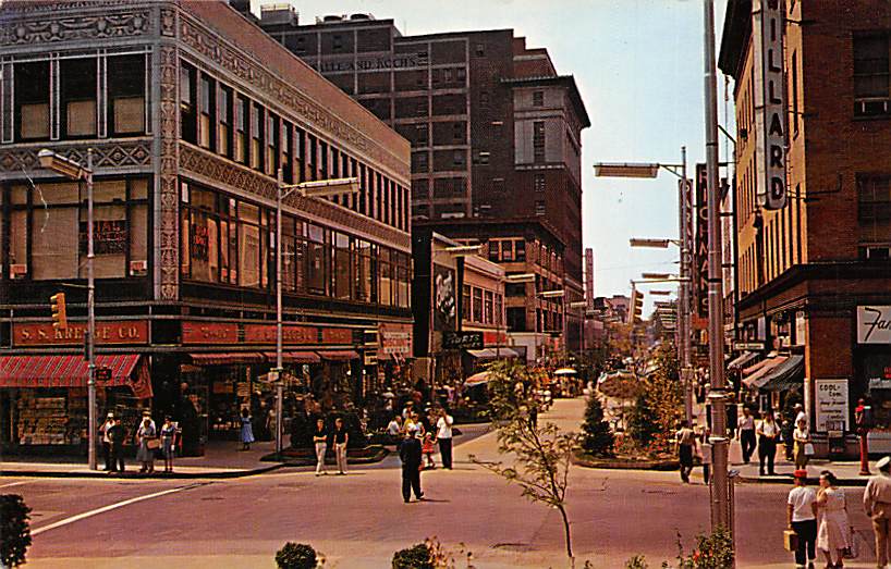 Old Towne Shopping Center in Toledo, OH
