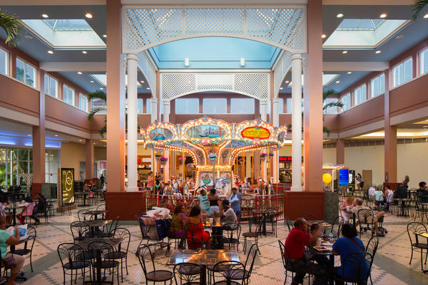 Pembroke Commons in Pembroke Pines, FL