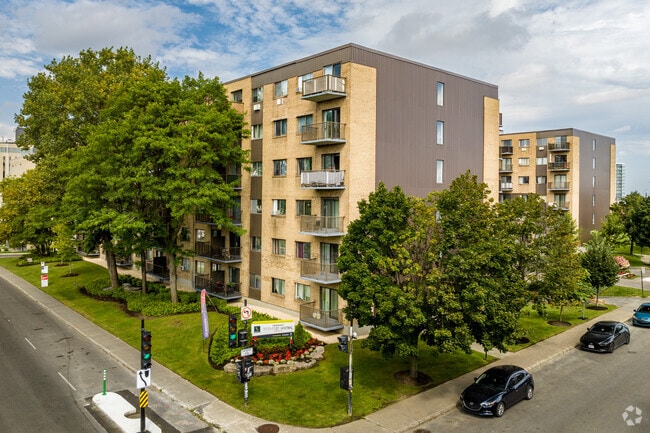Place Portobello in Brossard, QC