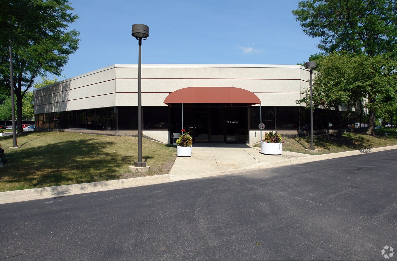 Plaza Del Grato Shopping Center in Arlington Heights, IL