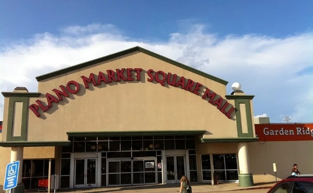 Preston Village Shopping Center in Plano, TX