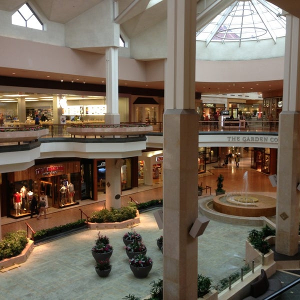 Saint Louis Galleria in Saint Louis, IL