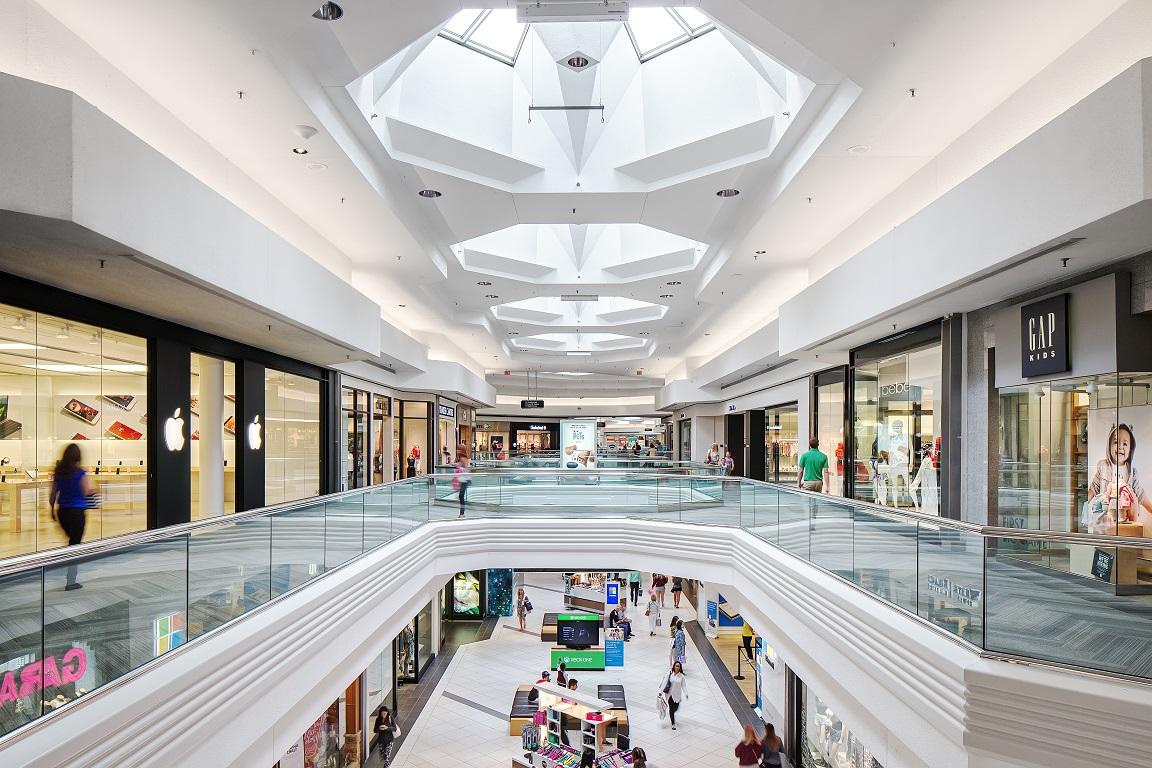 Shops of Schaumburg in Schaumburg, IL