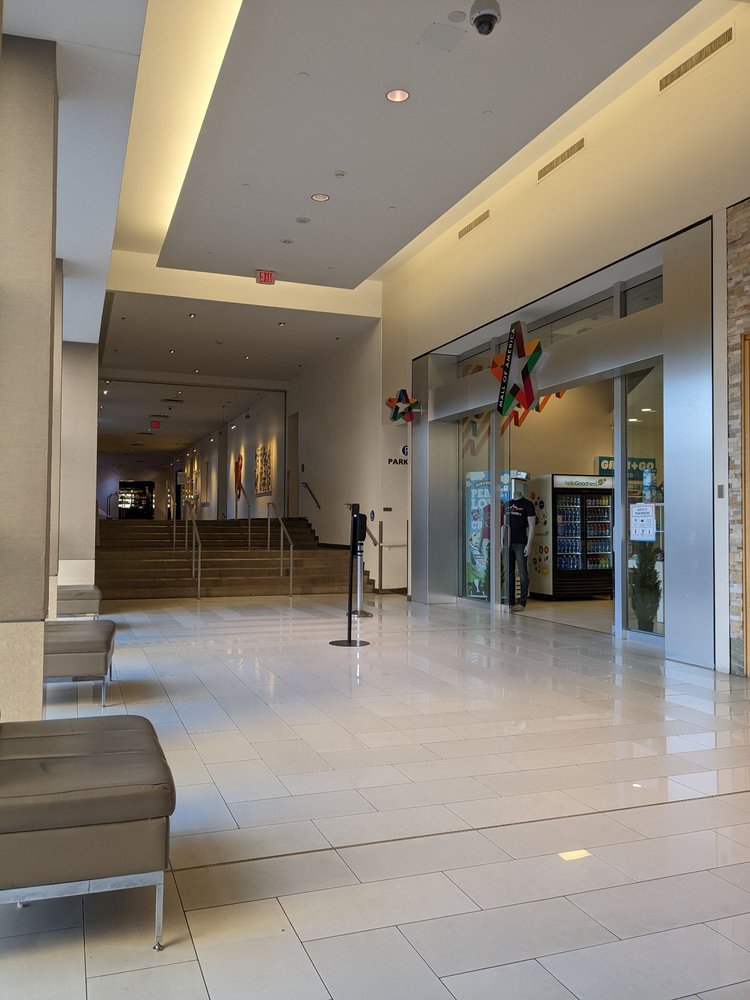Southdale 494 Shopping Center in Bloomington, MN