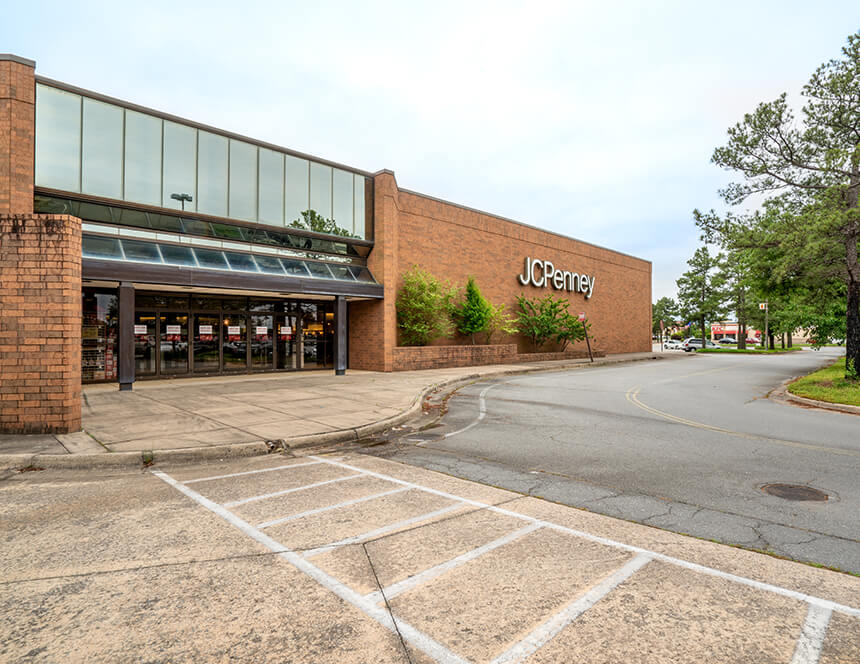 Southwest Plaza Shopping Center in San Angelo, TX