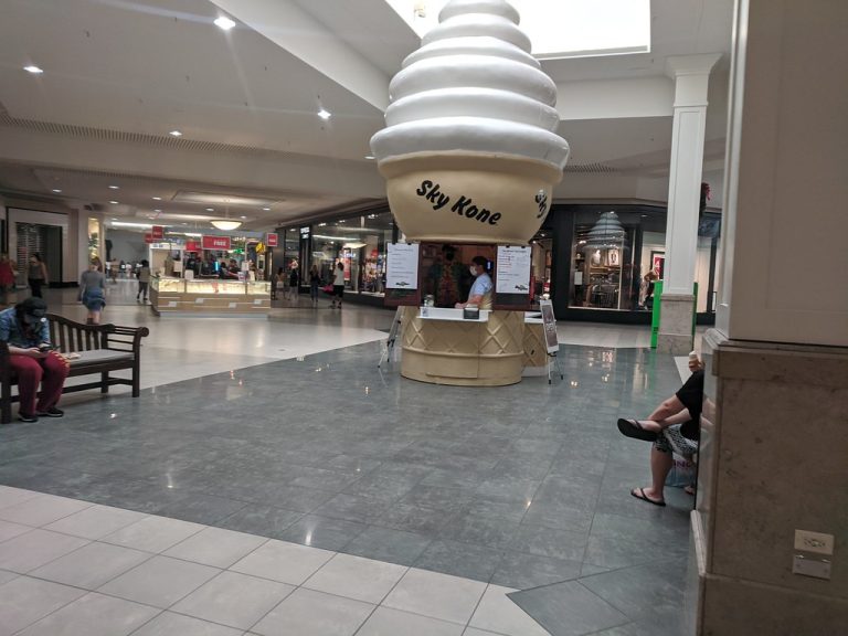 Suntree Square Shopping Center in Melbourne, FL