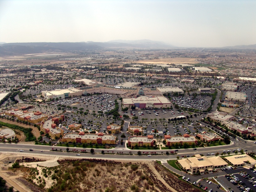 Temecula Creek Village Shopping Center in Temecula, CA