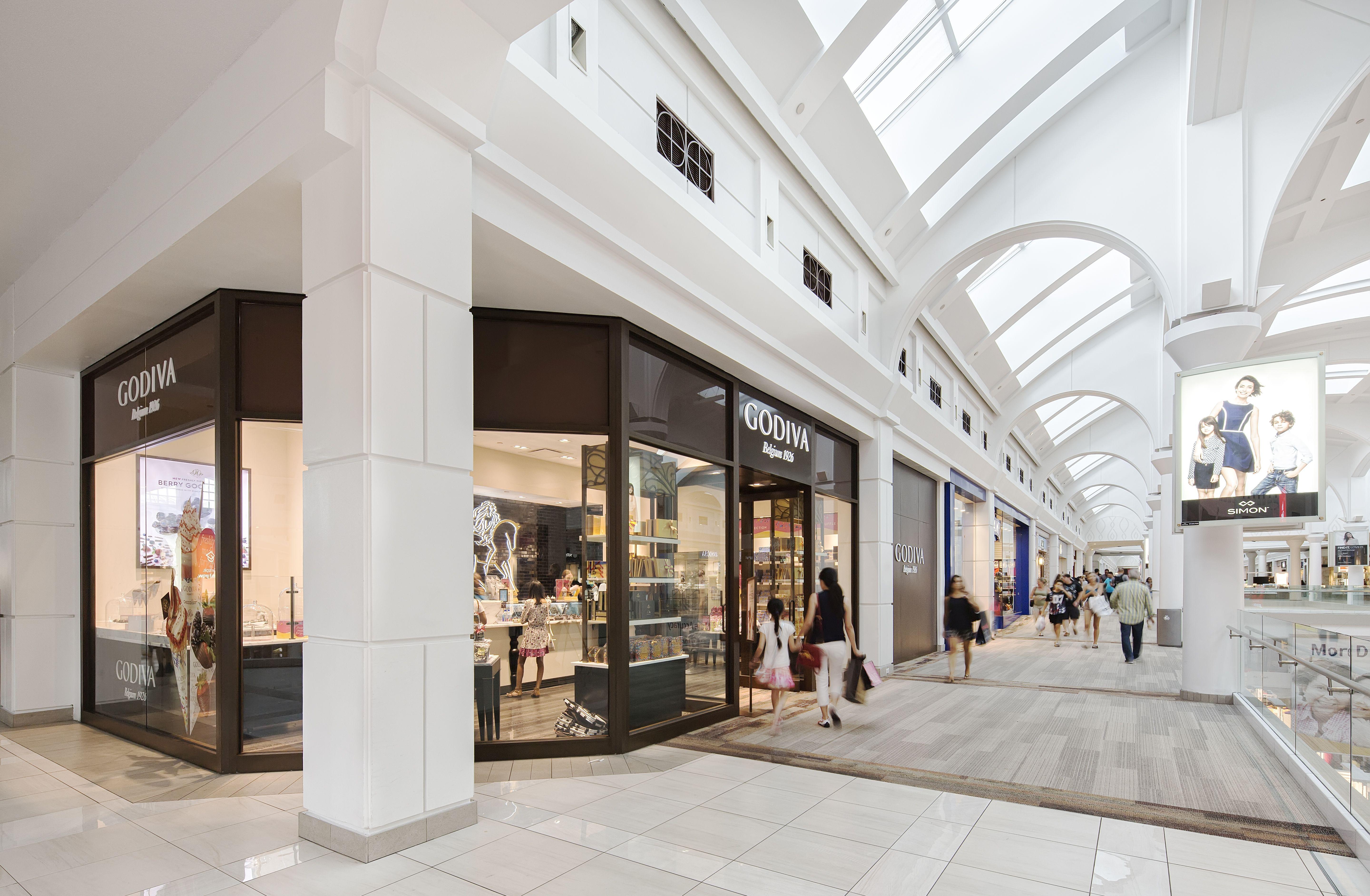 The Shoppes at Colonial Village in Edison, NJ