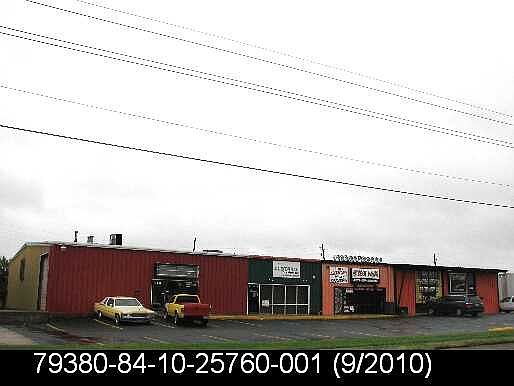 Turtle Creek Shopping Center in Broken Arrow, OK