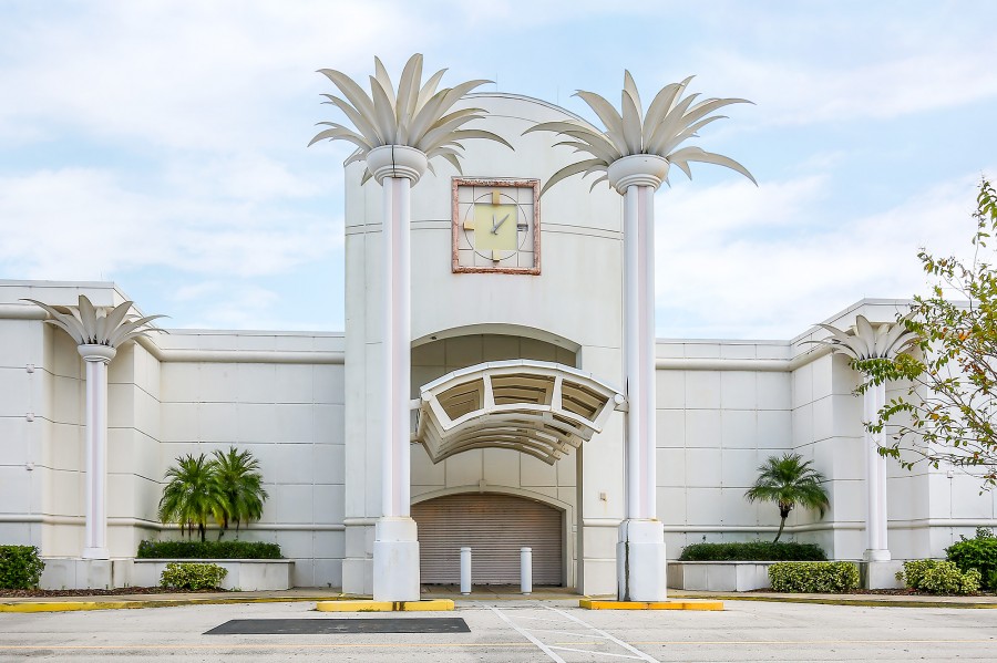 Wabash Shopping Center in Lakeland, FL