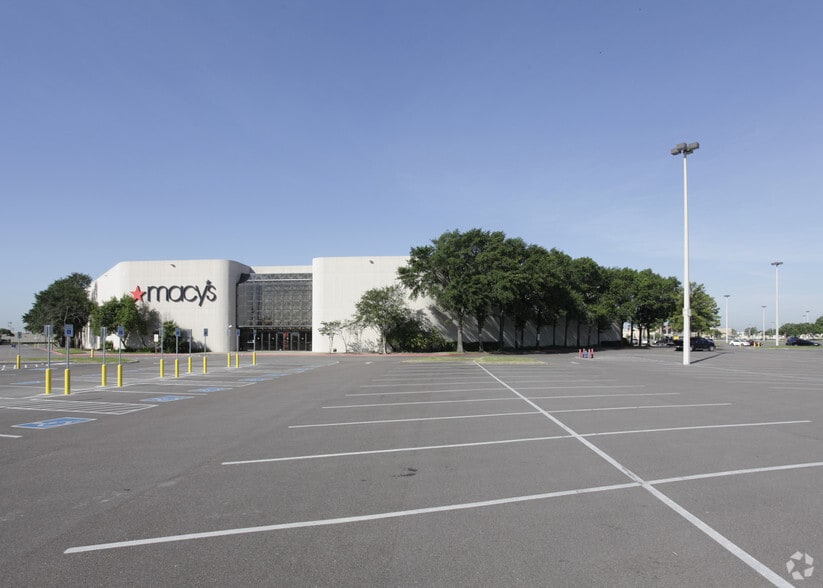 West Oaks Mall in Houston, TX