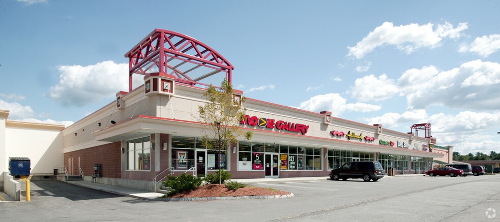 Willow Springs Plaza in Nashua, NH