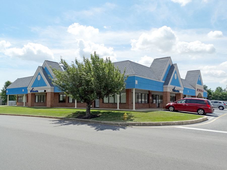 Fox Run Shopping Center in Bear, DE